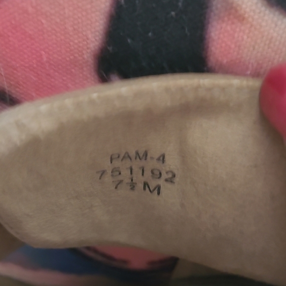 Pierre Dumas Tan Heeled Boots with Western Influence - Picture 6 of 6